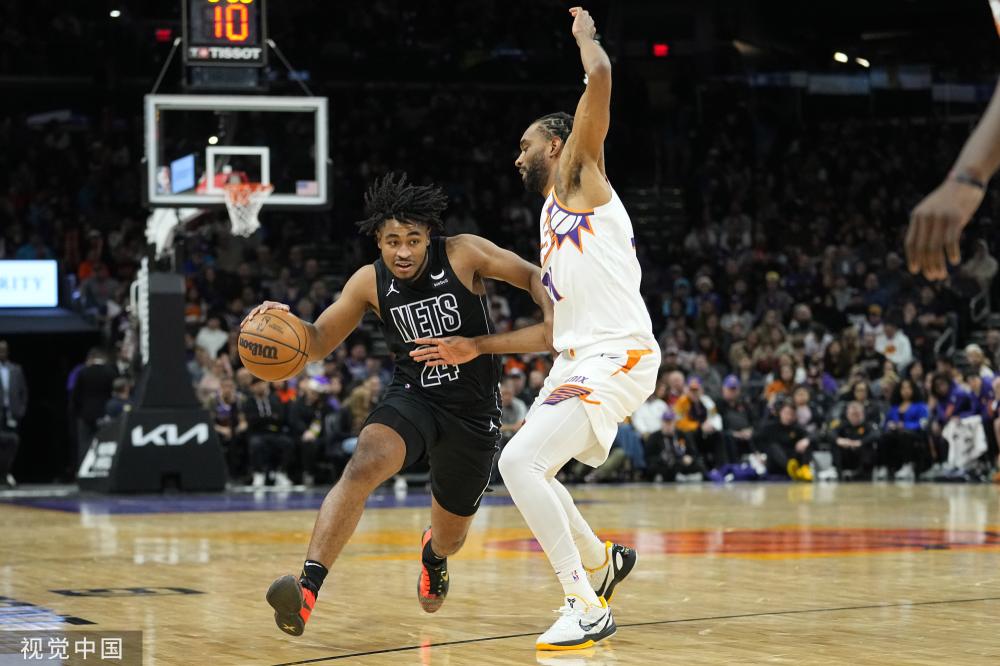 出了强劲而 出了强劲而